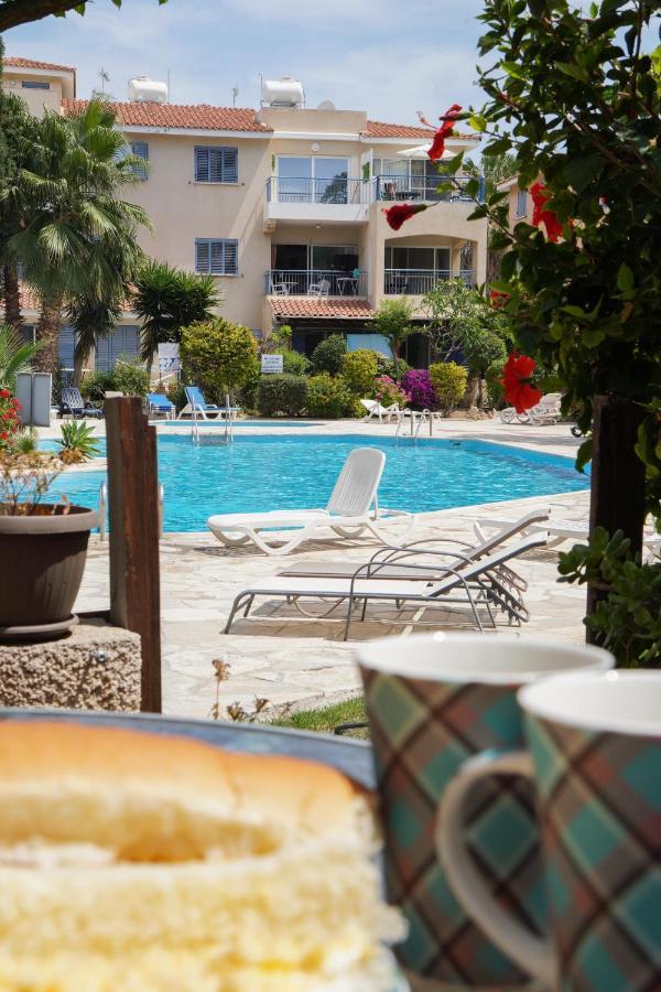 Rachel Suite By The Pool Paphos Extérieur photo