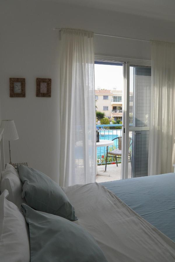 Rachel Suite By The Pool Paphos Extérieur photo