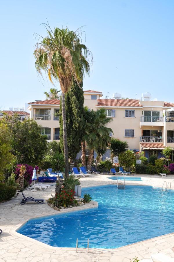 Rachel Suite By The Pool Paphos Extérieur photo